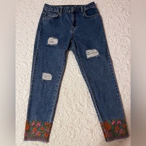 Floral detailed high-rise ripped mom style jean